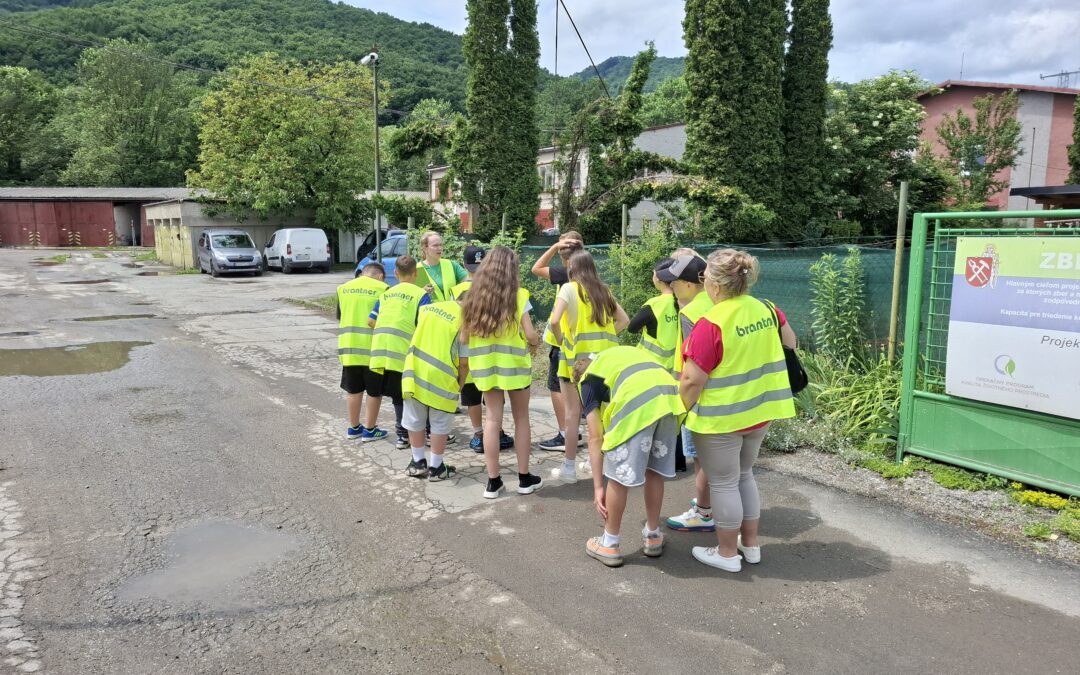 Návšteva zberného dvora žiakmi ZŠ I. B. Zocha Revúca